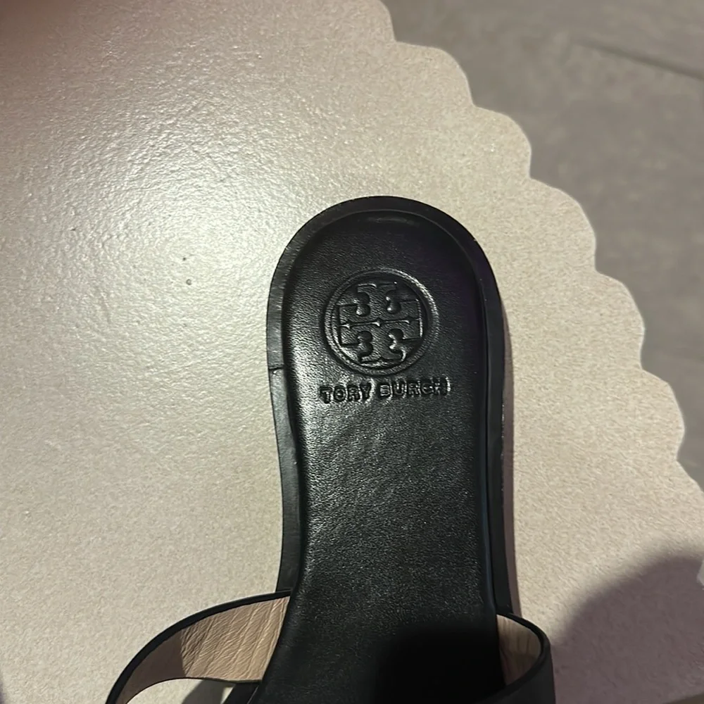 Tory Burch Logo Ankle Strap Leather Sandals - Picture 4 of 5